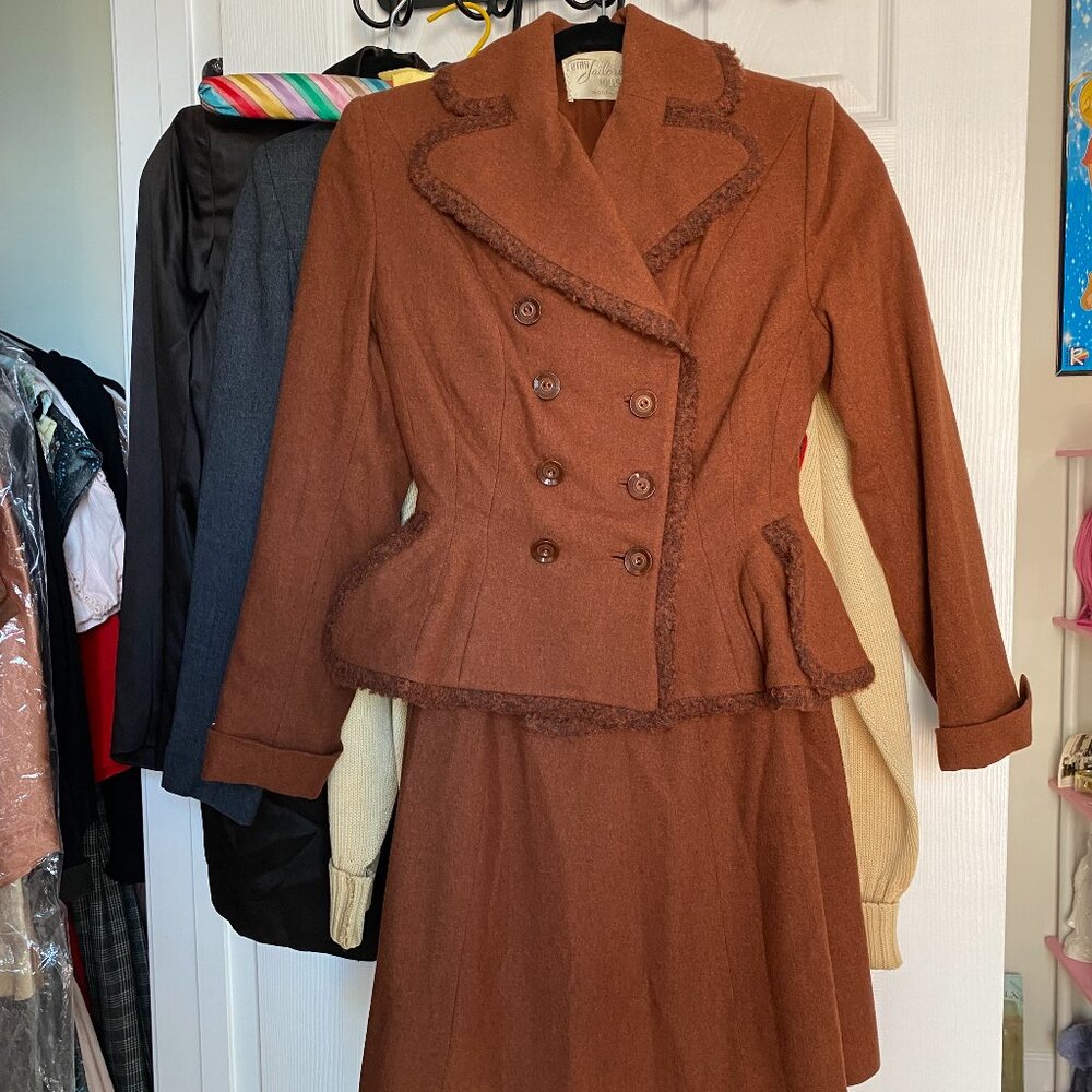 1940s Utah Woolen Mills Forstmann Wool Flannel Full Skirt Nip Waist Skirt Suit - Picture 1 of 8